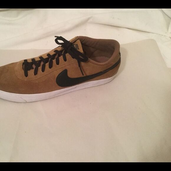 NIKE  SB 877045-201 Size US 10 Fashion sneaker - Picture 2 of 13